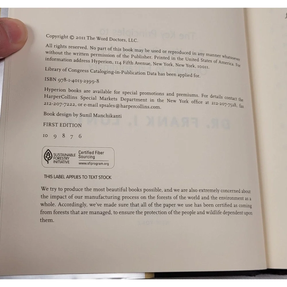 Win : Take Your Business from Ordinary to Extraordinary by Frank Luntz